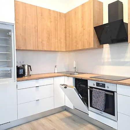 New With Garage Place Appartamento Bratislava