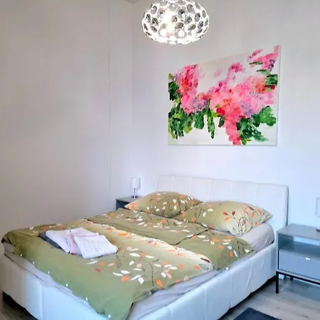 New With Garage Place Appartement *