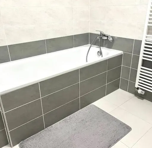 Apartamento New With Garage Place Bratislava