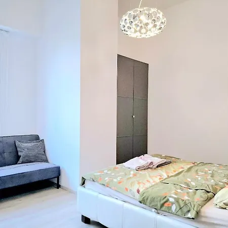 New With Garage Place * براتسيلافا
