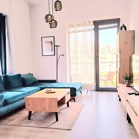 New With Garage Place شقة براتسيلافا